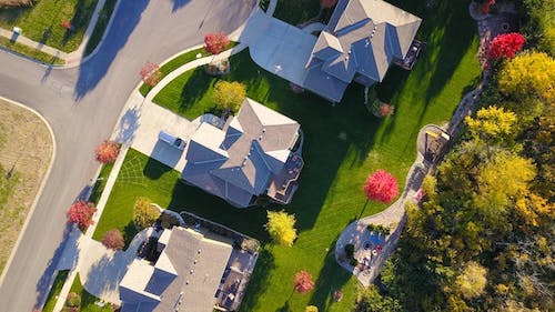 An aerial few of a neighborhood.